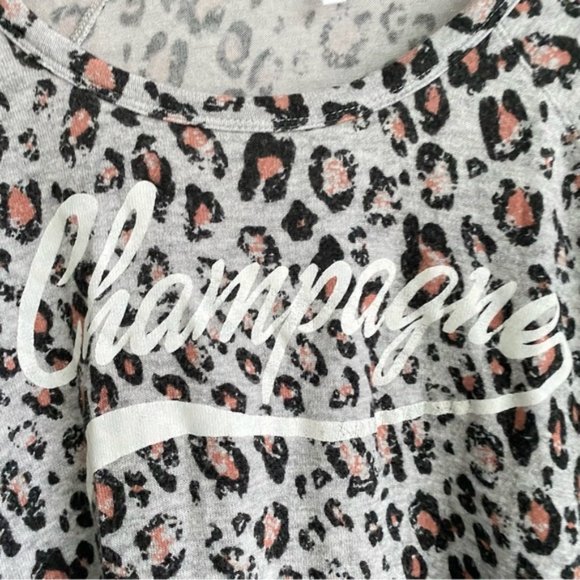 SUNDRY Gray Champagne Crop Pullover Leopard Animal Print Graphic Top - Picture 5 of 12